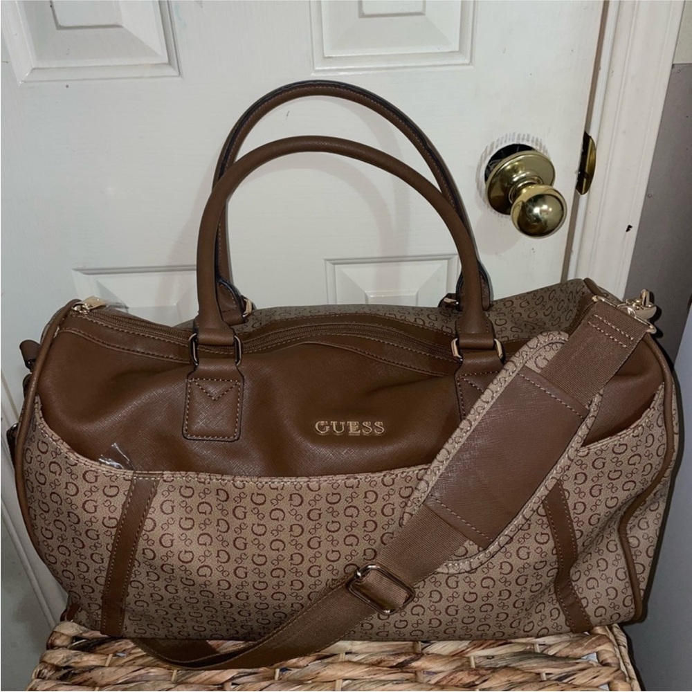 GUESS Tan & Brown Duffel Bag. New - Picture 1 of 8